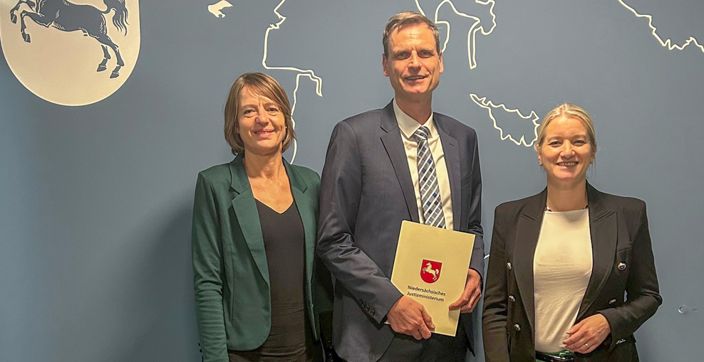 Schmuckgrafik (zur Pressemitteilung: „Ein erfahrener Digitalexperte“: Oliver Sporré ist neuer Präsident des Landgerichts Stade
