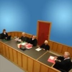 Schmuckgrafik (öffnet Seite https://justizportal.niedersachsen.de/startseite/gerichte_und_staatsanwaltschaften/strafgerichtsbarkeit/schoffinnen_und_schoffen/schoeffinnen-und-schoeffen-155621.html)